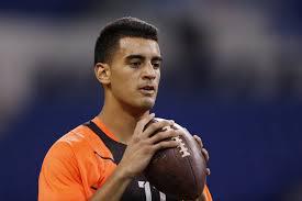 Should the Titans remove the offset clause in Mariota's contract?