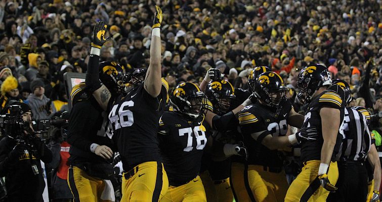 More surprising: 2015 Iowa: 12-0 -OR- 2016: winning final 3? 