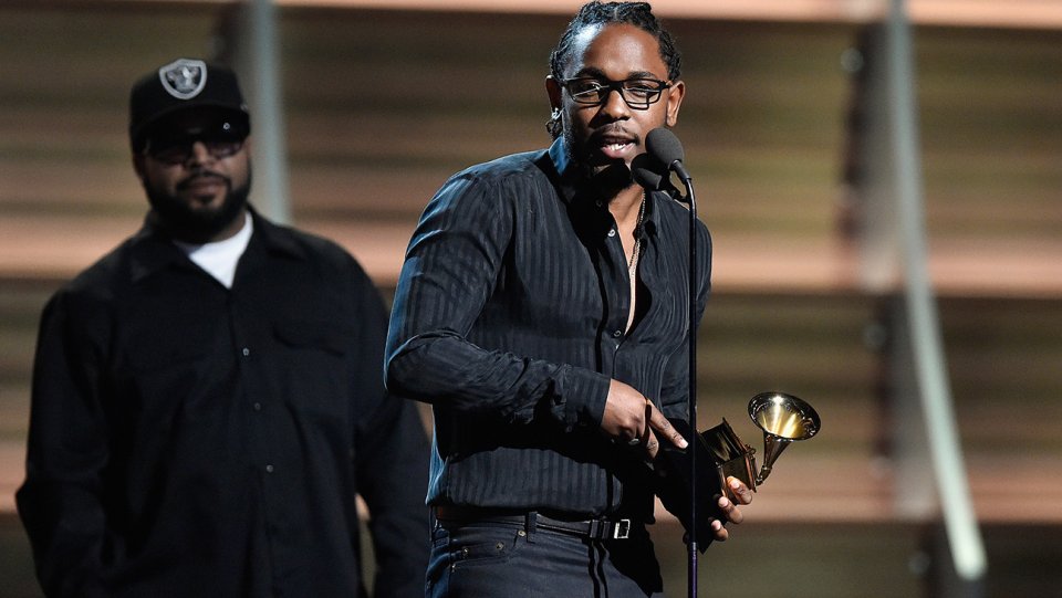 Should politics stay out of awards shows?