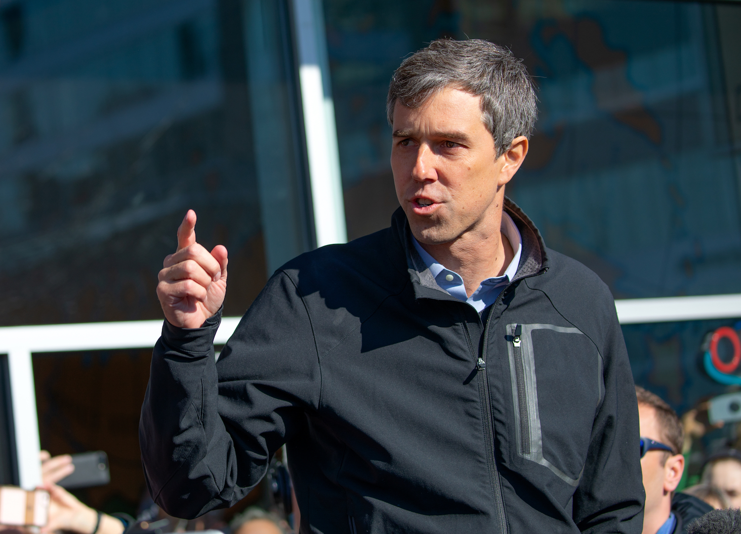Should we overlook the content of Beto's youthful fiction pieces?