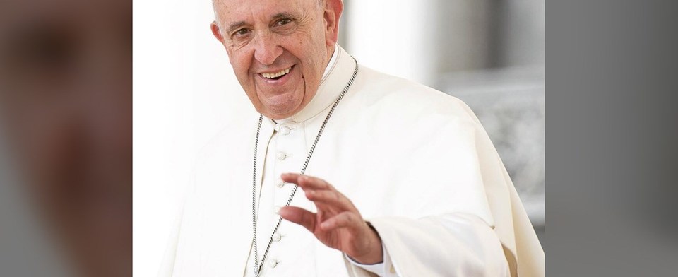 Should Pope Francis donate money to migrants in Mexico?