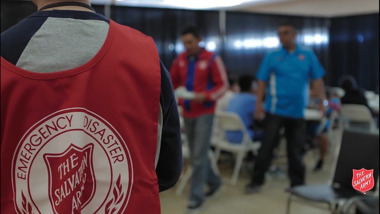 Do you think shelters should focus on homeless before migrants?