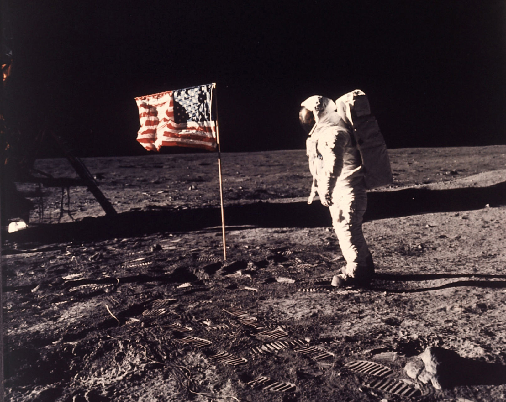 Should the U.S. aim for a manned mission to Mars?