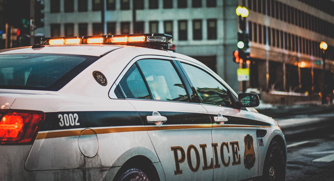 Was the shooting of Isaiah Mark Lewis by police justified?