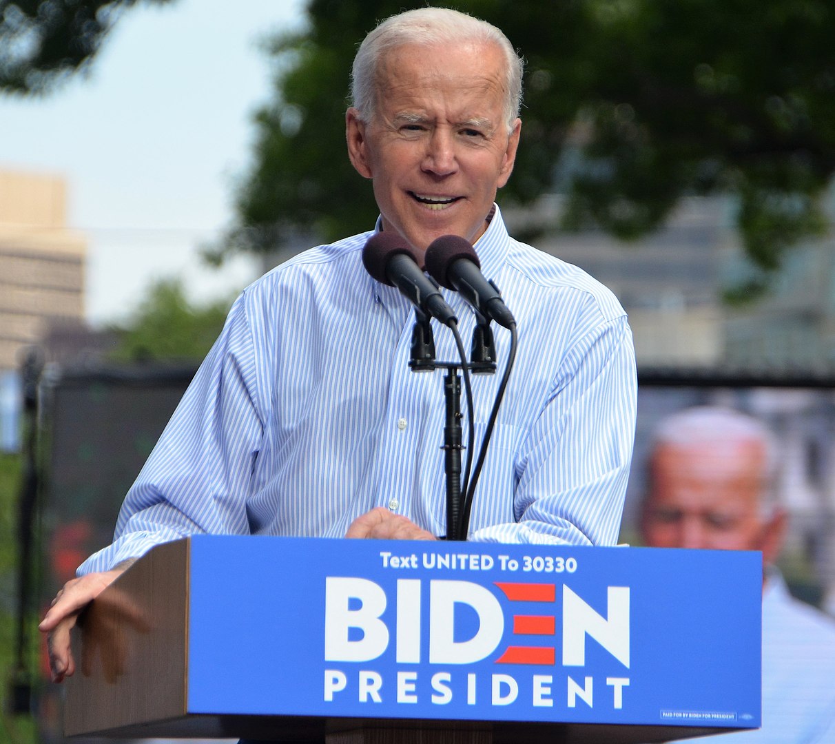 Should minor Democratic presidential candidates drop out?
