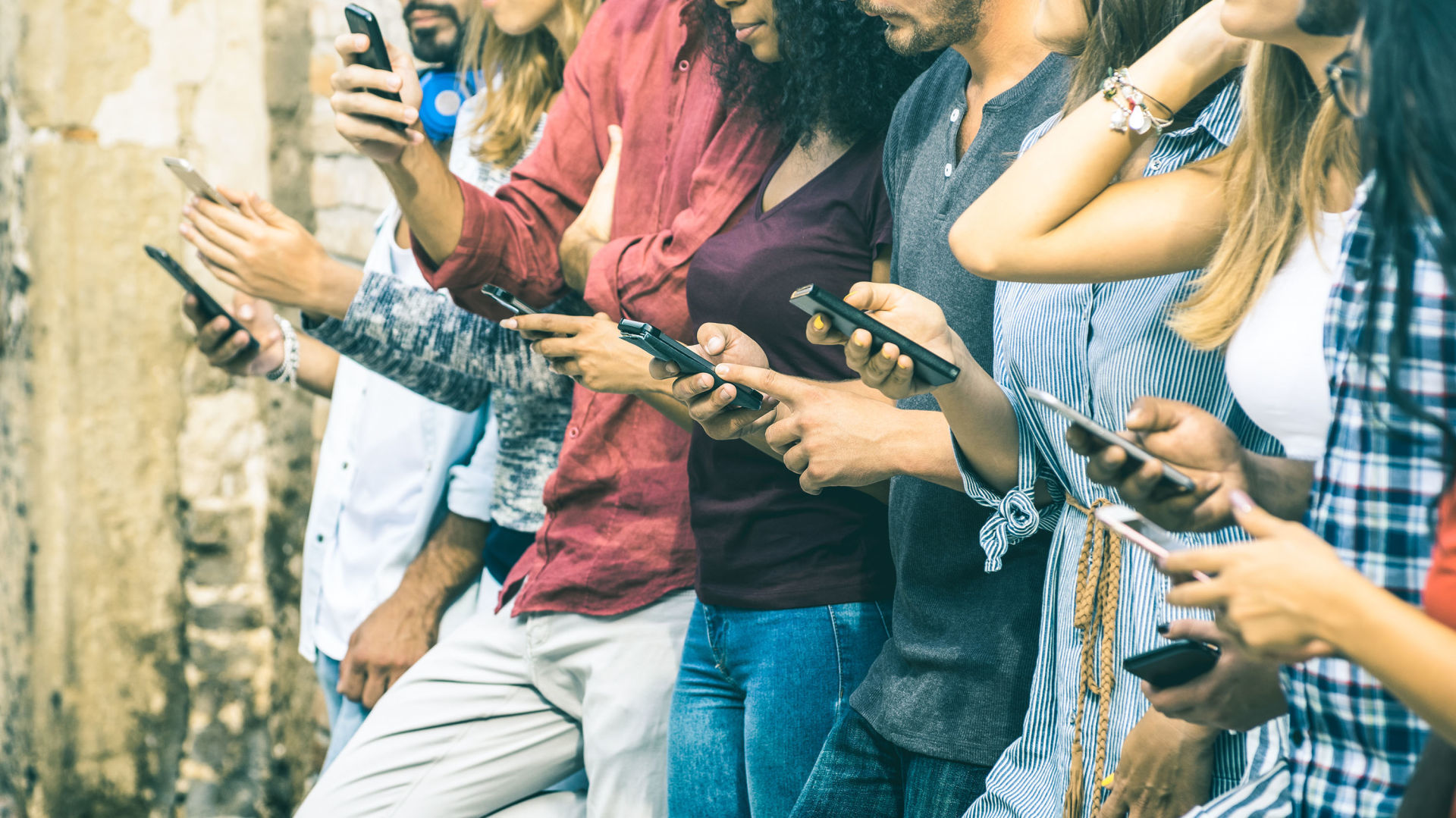 Should government try to curb social media addiction?