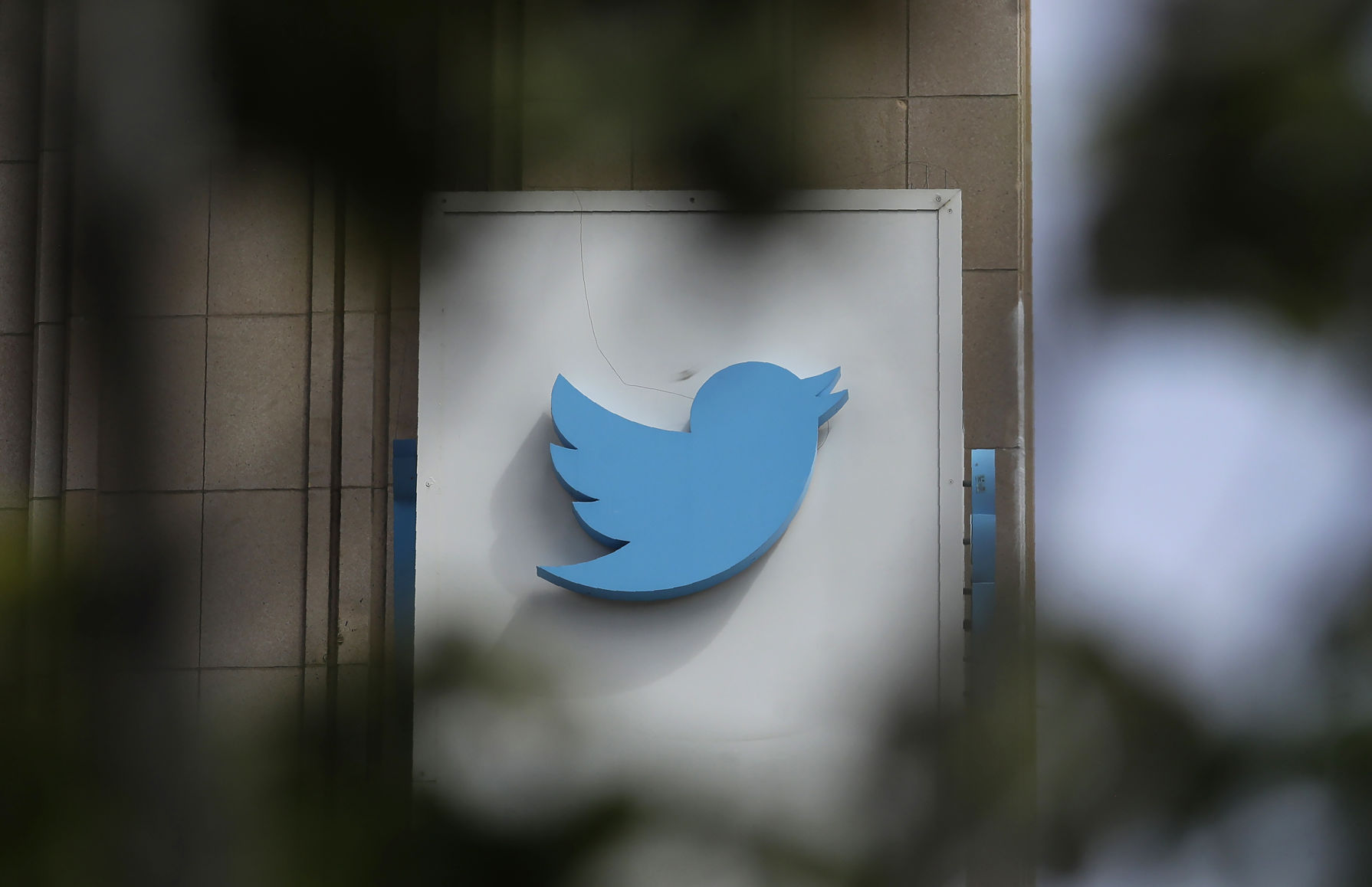 Should Twitter ban political ads?