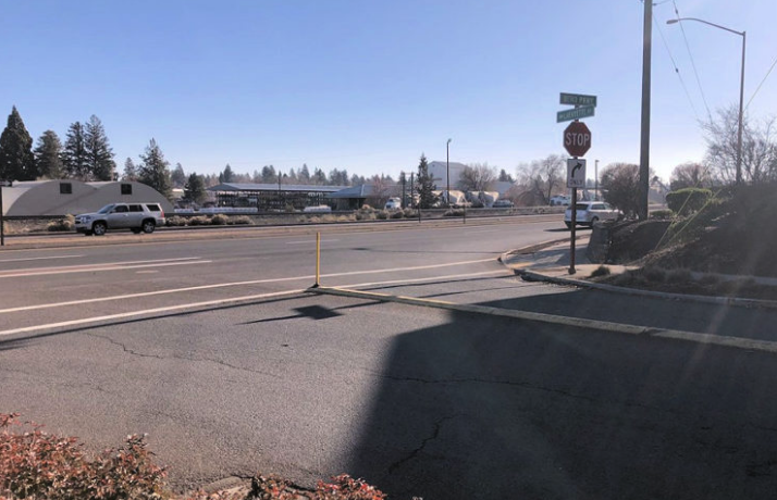 Should the right-turn Bend Parkway on-ramps be closed for safety?