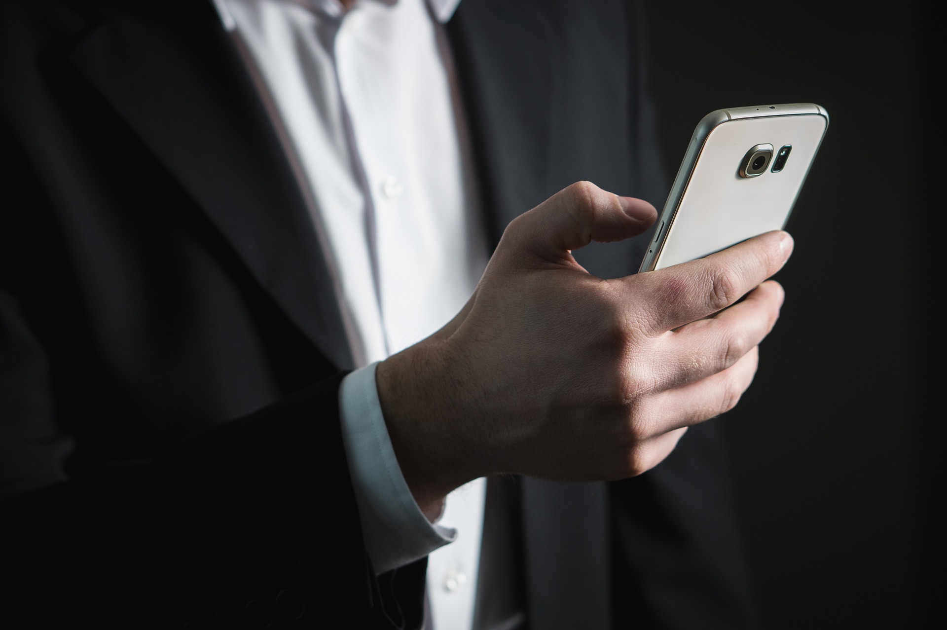 Should other leaders be concerned about the Bezos phone hack?