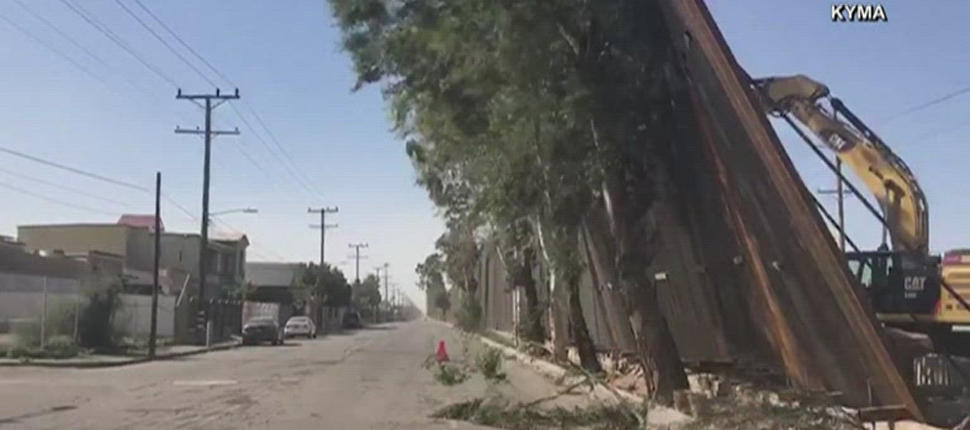 Immigration: Trump’s border wall falls from wind, lands in Mexico