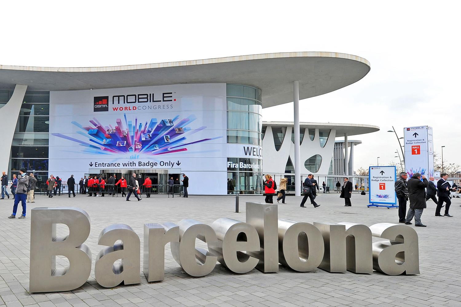 Should Barcelona cancel the Mobile World Congress?