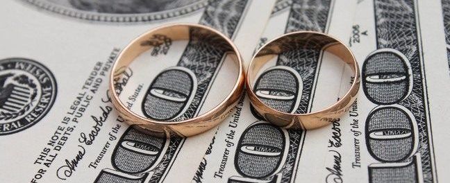 Money and Marriage: Should you combine finances?