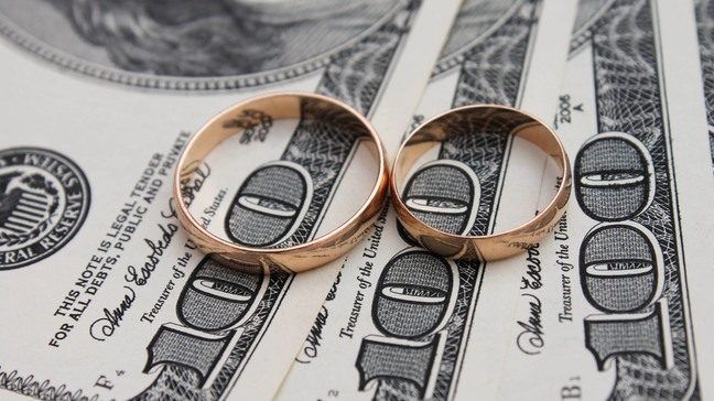 Money and Marriage: Should you combine finances?