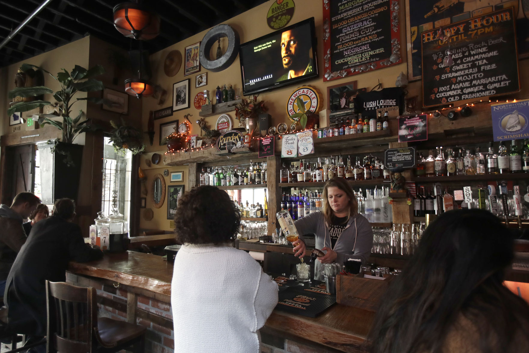 Should Missouri impose a shutdown of bars and restaurants?