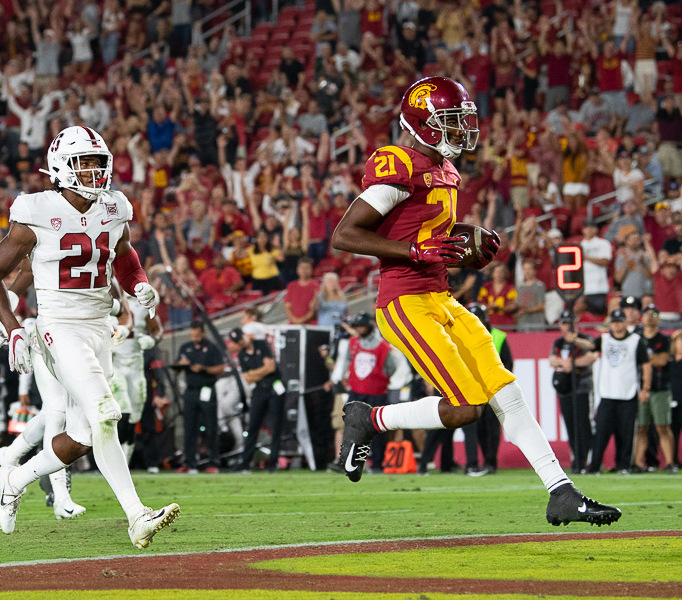 Which wide receiver will catch more touchdowns for USC this year?