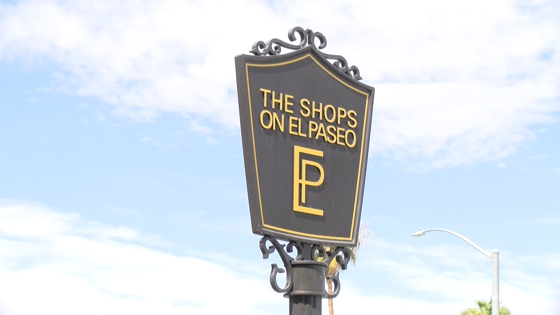 Would you like to see part of El Paseo close for outdoor dining?