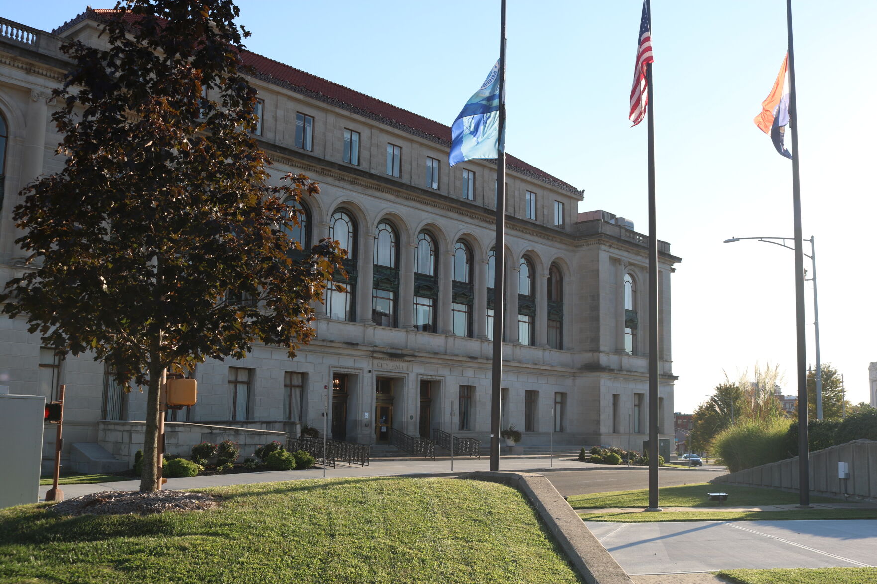 Should the City Council have a weekly COVID-19 meeting?