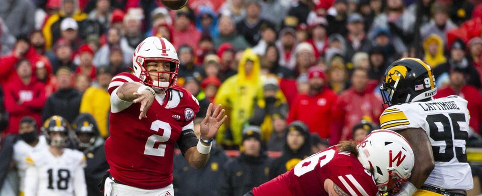 Do the Huskers average over 500 yards total offense this year?