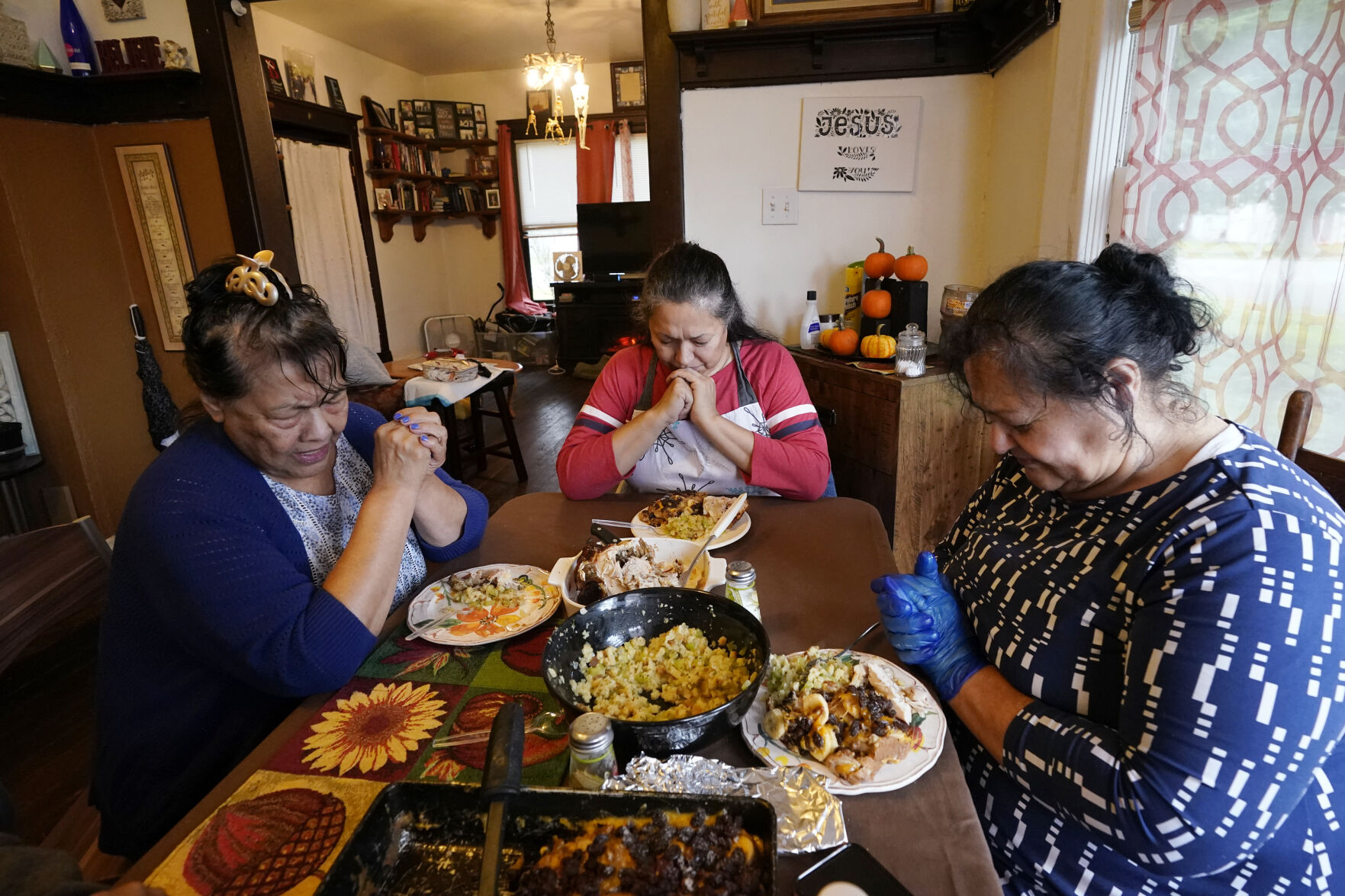 Would you consider serving Thanksgiving dinner outdoors?