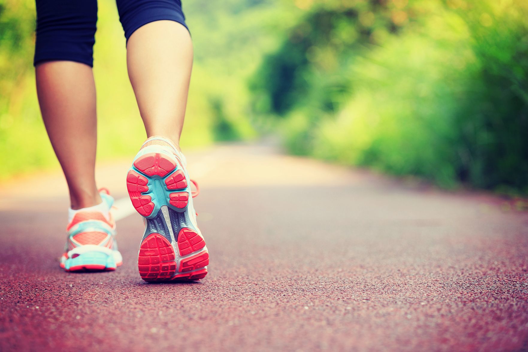 When a sidewalk is available, is it still OK to jog in the street?