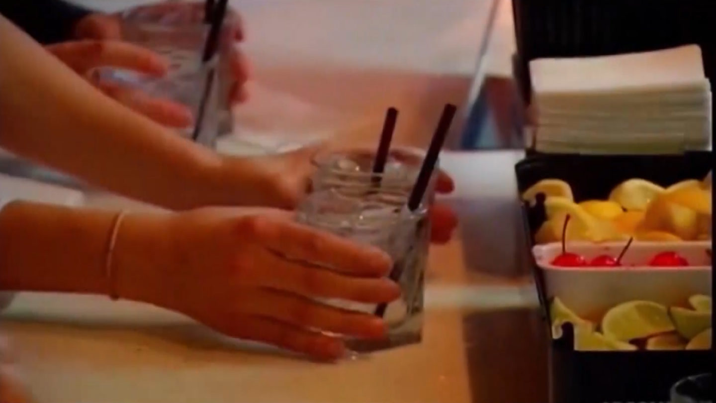 Do you agree with Palm Springs' decision to allow bars & restaurants to stay open until 2 am?