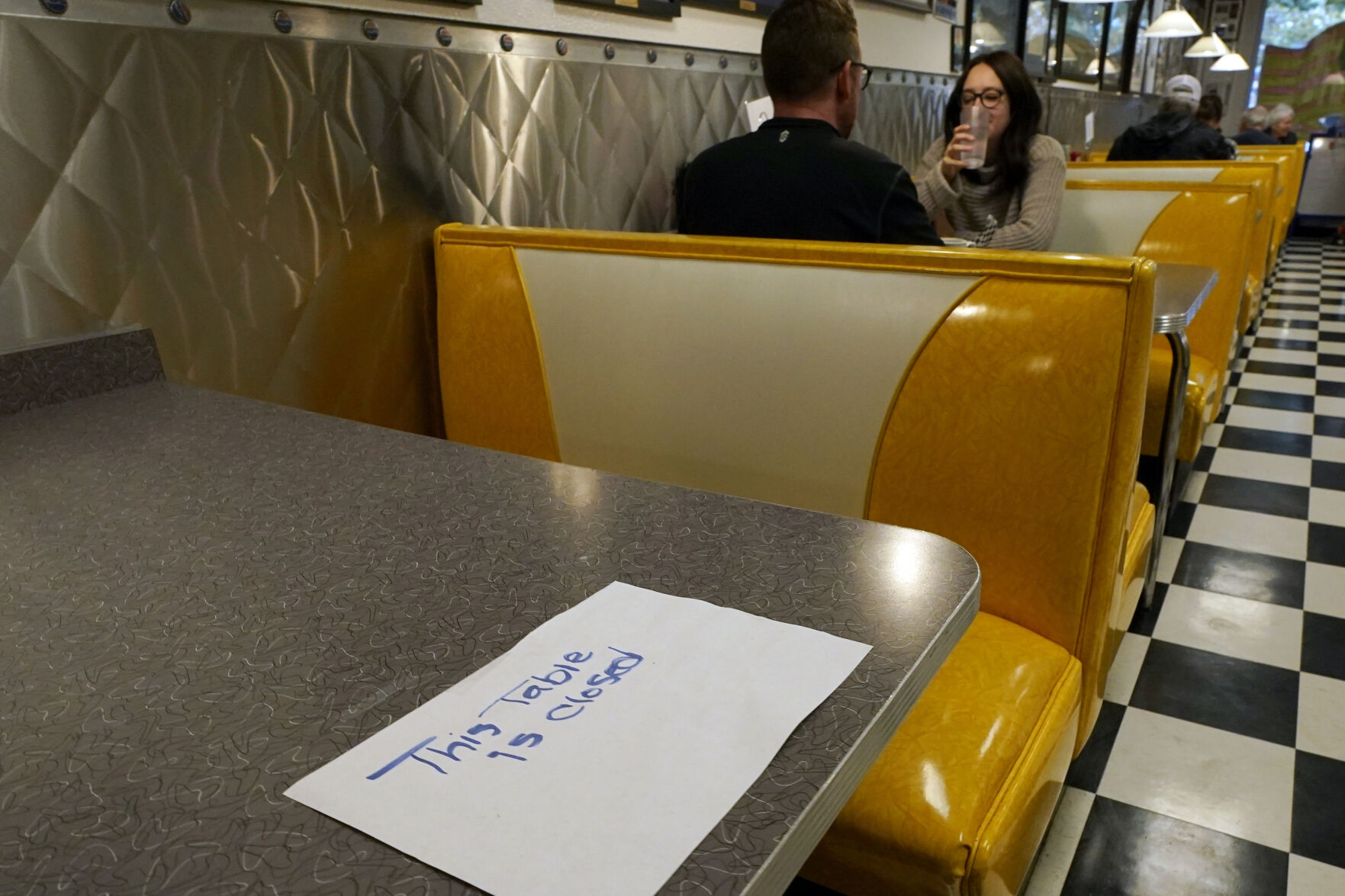 Do you feel comfortable eating at a restaurant right now?