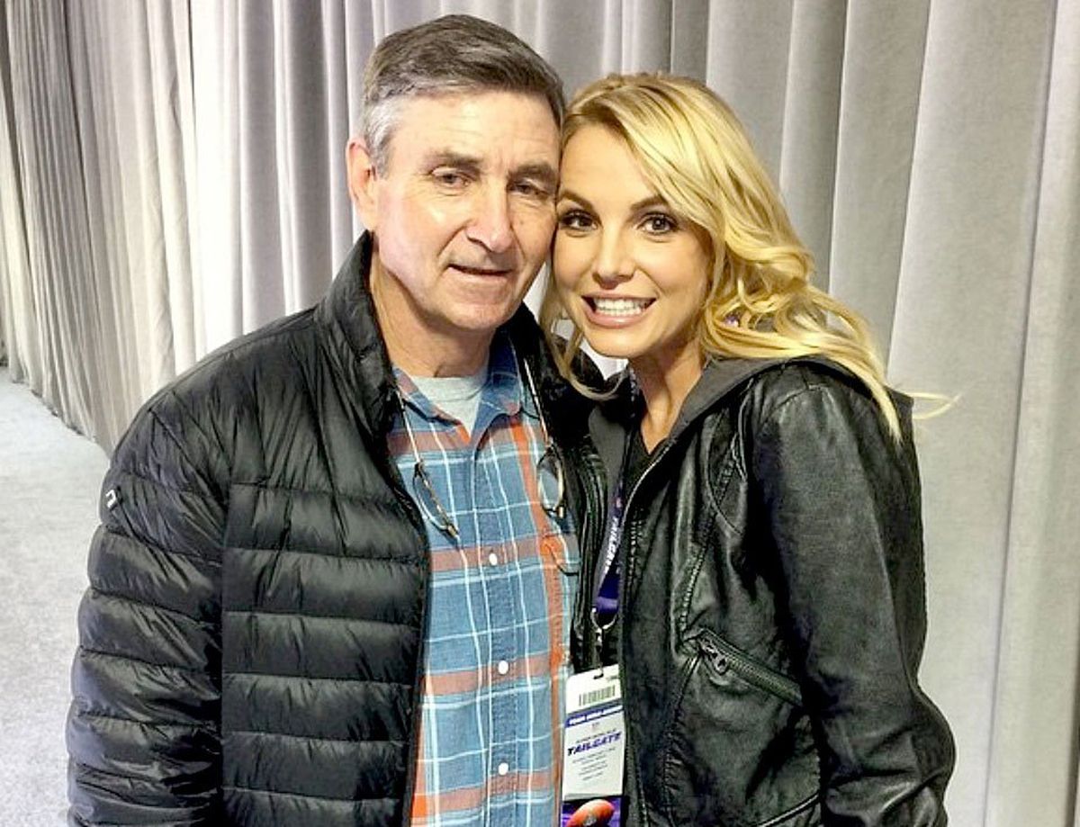 Should Britney's father be removed from her conservatorship?