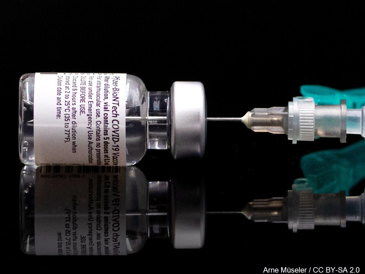 Should hospitals require employees to get the coronavirus vaccine?
