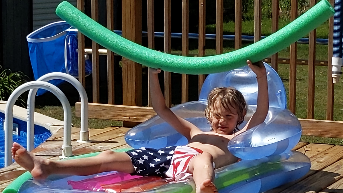 Best float for maximum relaxation: raft or noodle?