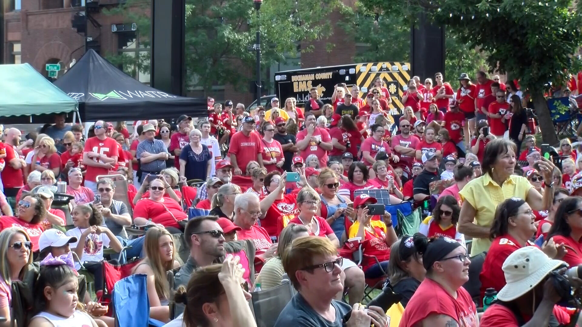 Should St. Joseph have an in-person Red Rally for Chiefs camp?