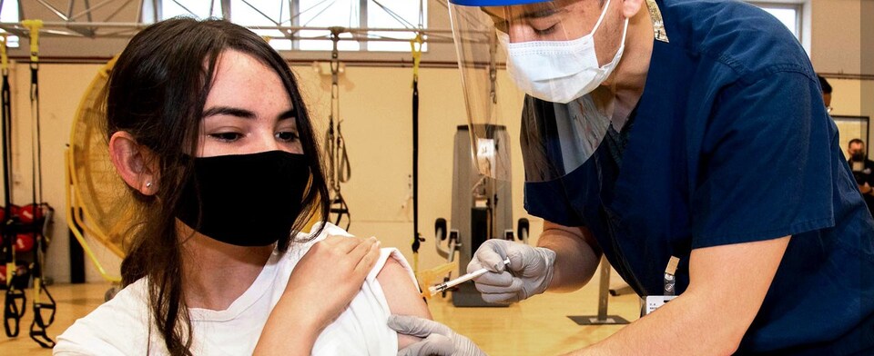 Should vaccination teams go door-to-door in coronavirus hot spots?