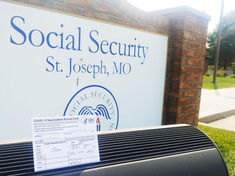 Should visitors have to show proof of a COVID-19 vaccine to enter a federal building?