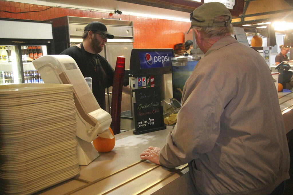Should restaurants give first priority to in-store customers or those who order on DoorDash?