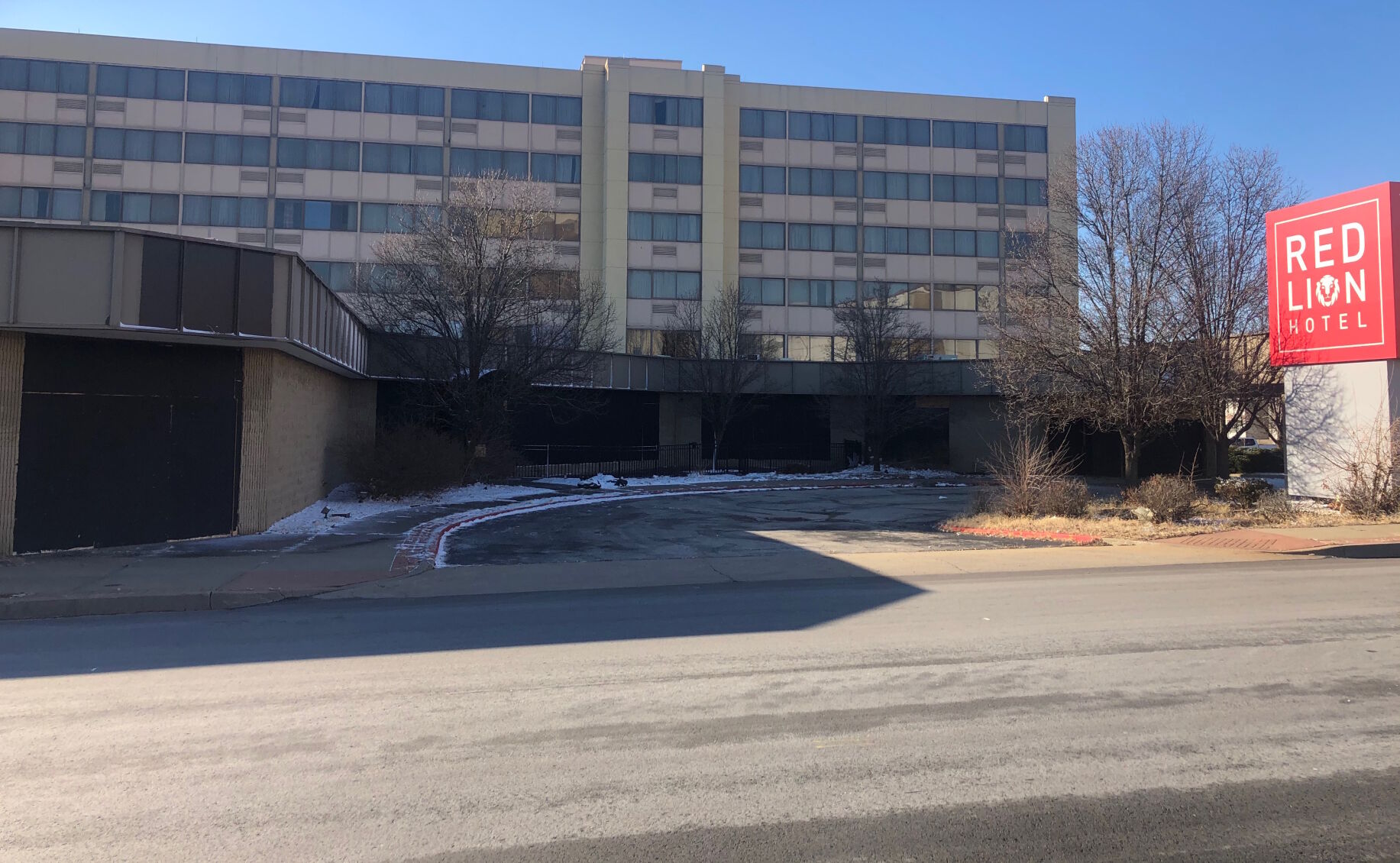 Should the city use incentives to save the Downtown hotel?