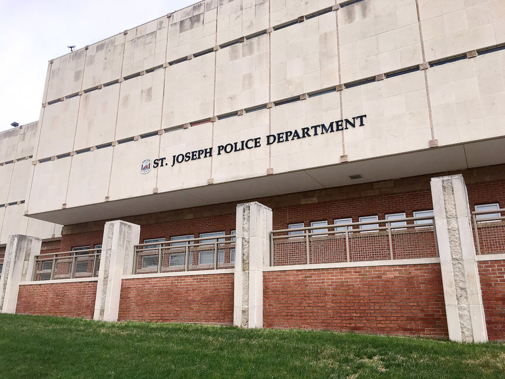 Should police officers get a 6.5% pay increase?