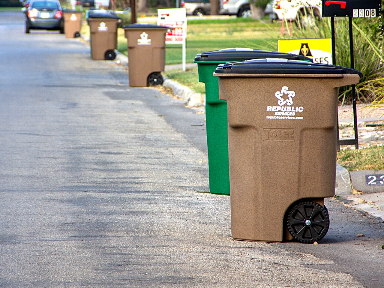 Should Columbia embrace roll carts for trash pickup?