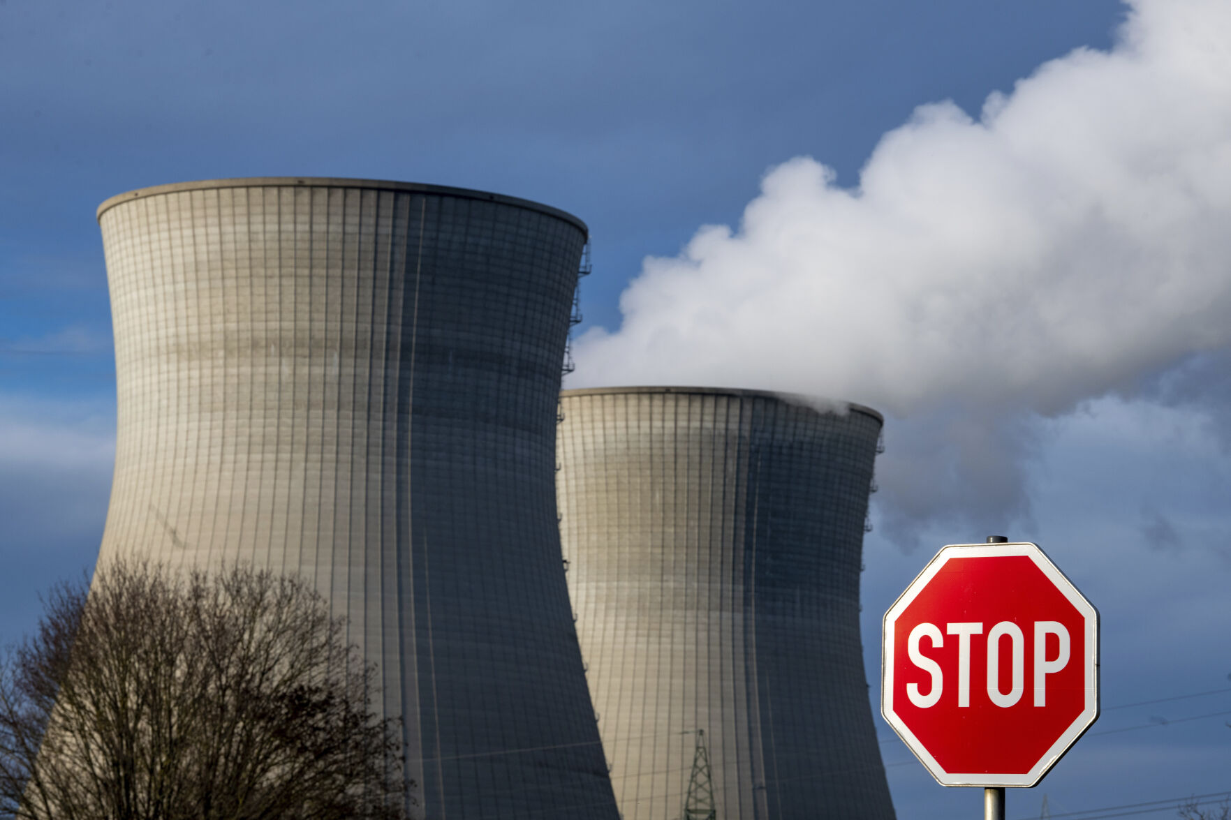 Should nuclear power be a bigger part of the nation's future plans for generating electricity?