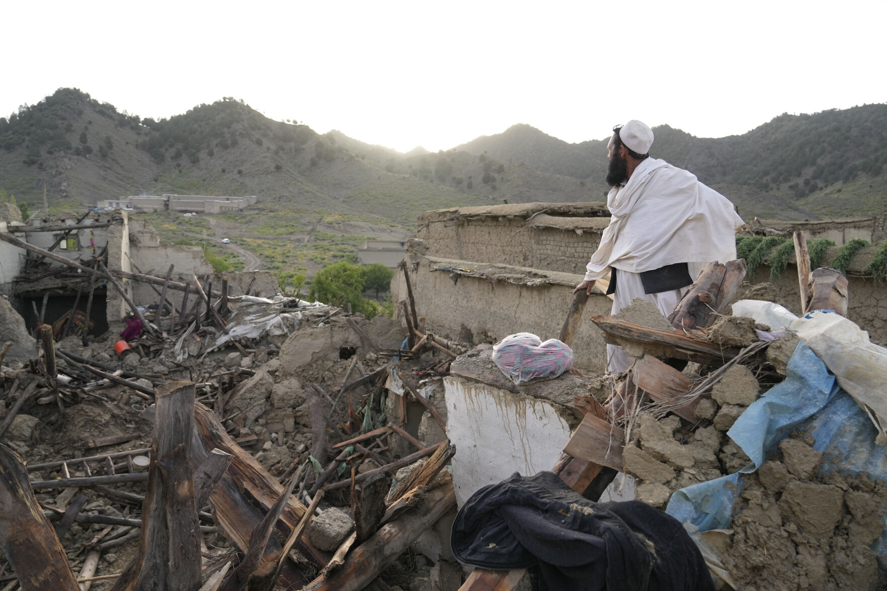 Should the U.S. help Afghanistan deal with starvation and a major earthquake?