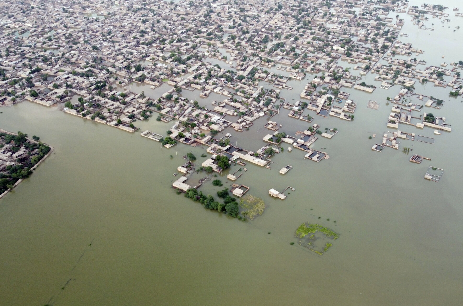 Should wealthy nations contribute to poorer nations for the damage caused by climate change?