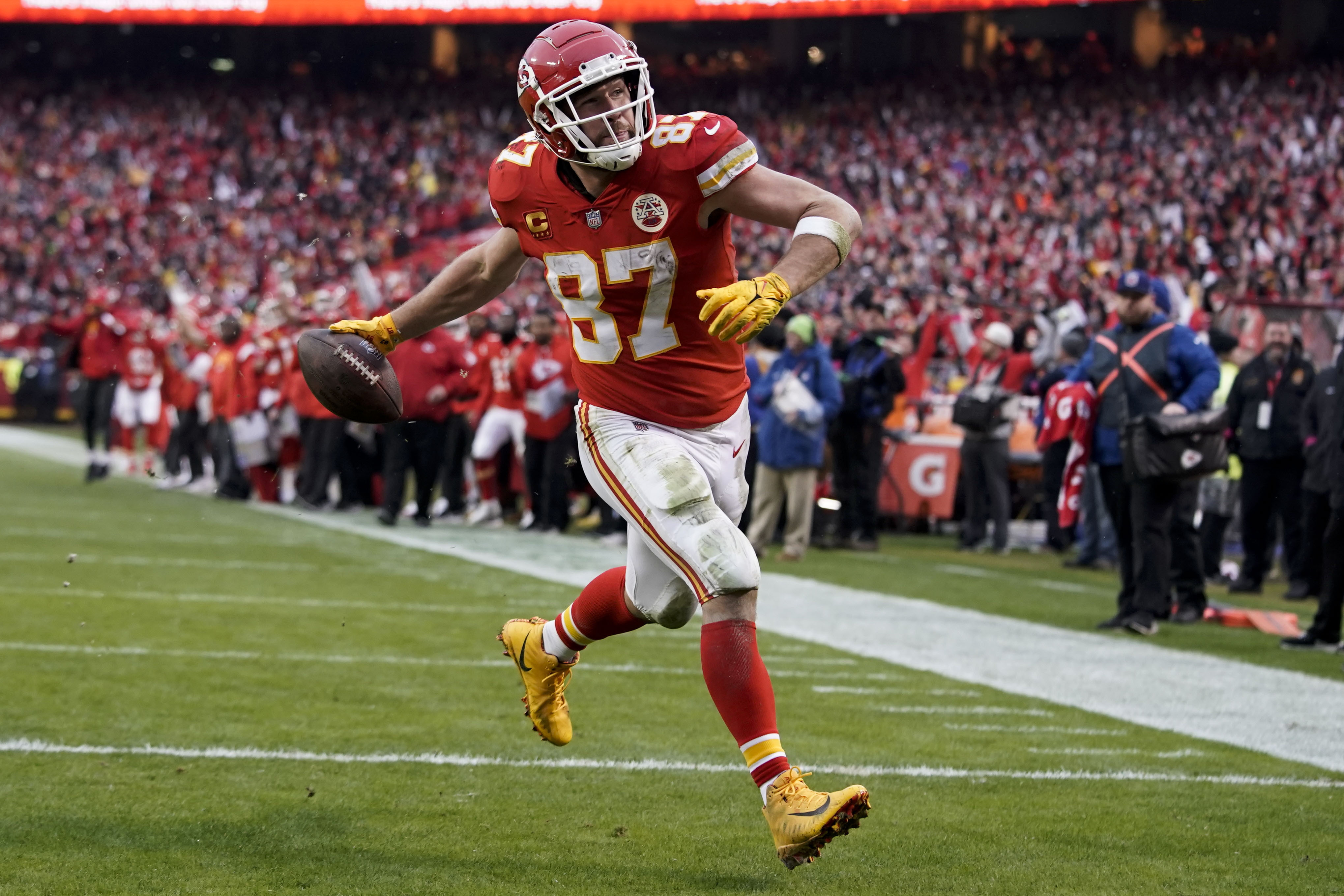 Is Travis Kelce the best tight end in NFL history? 