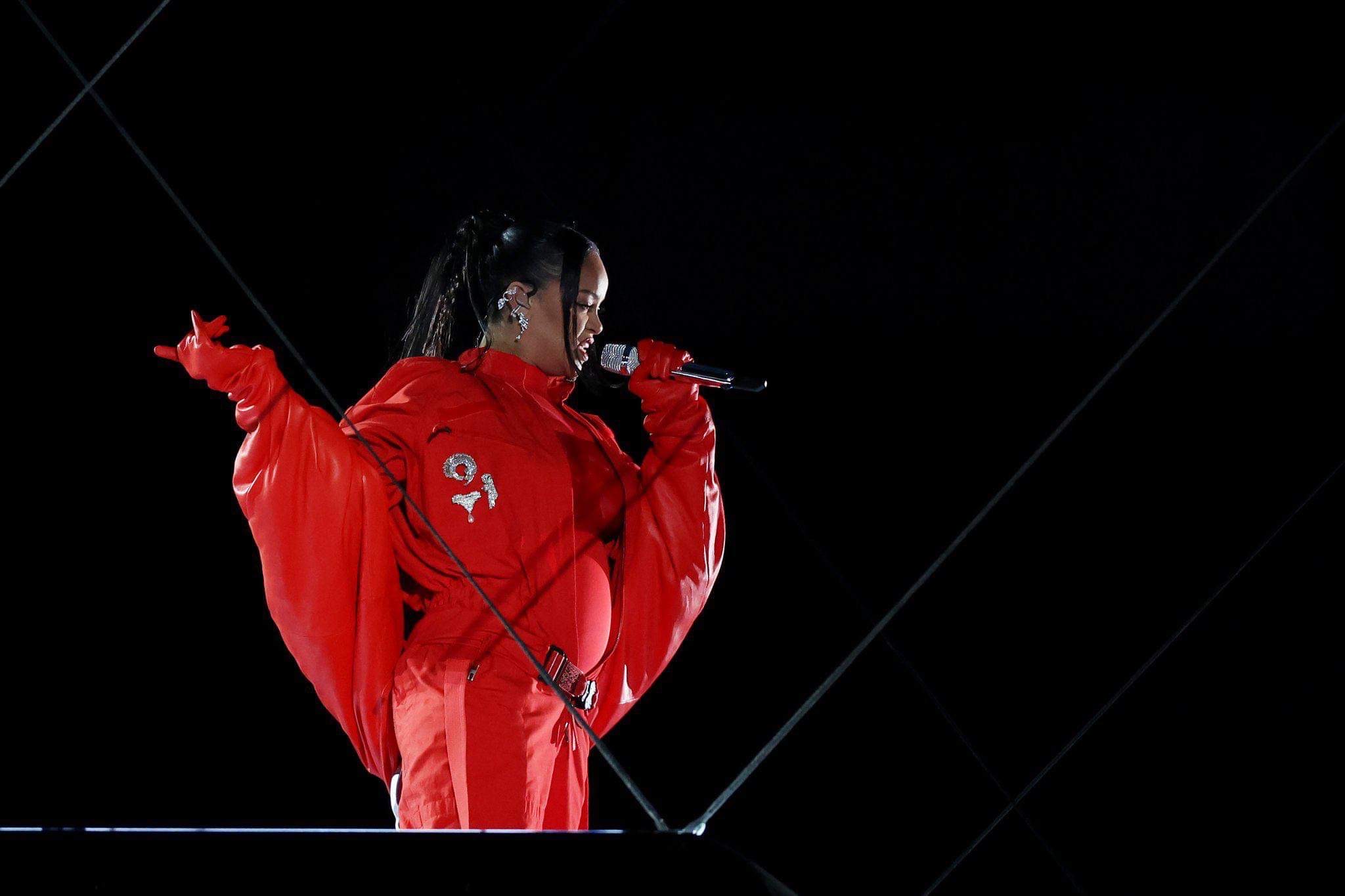 Avez-vous aimé la prestation de Rihanna au Super Bowl?