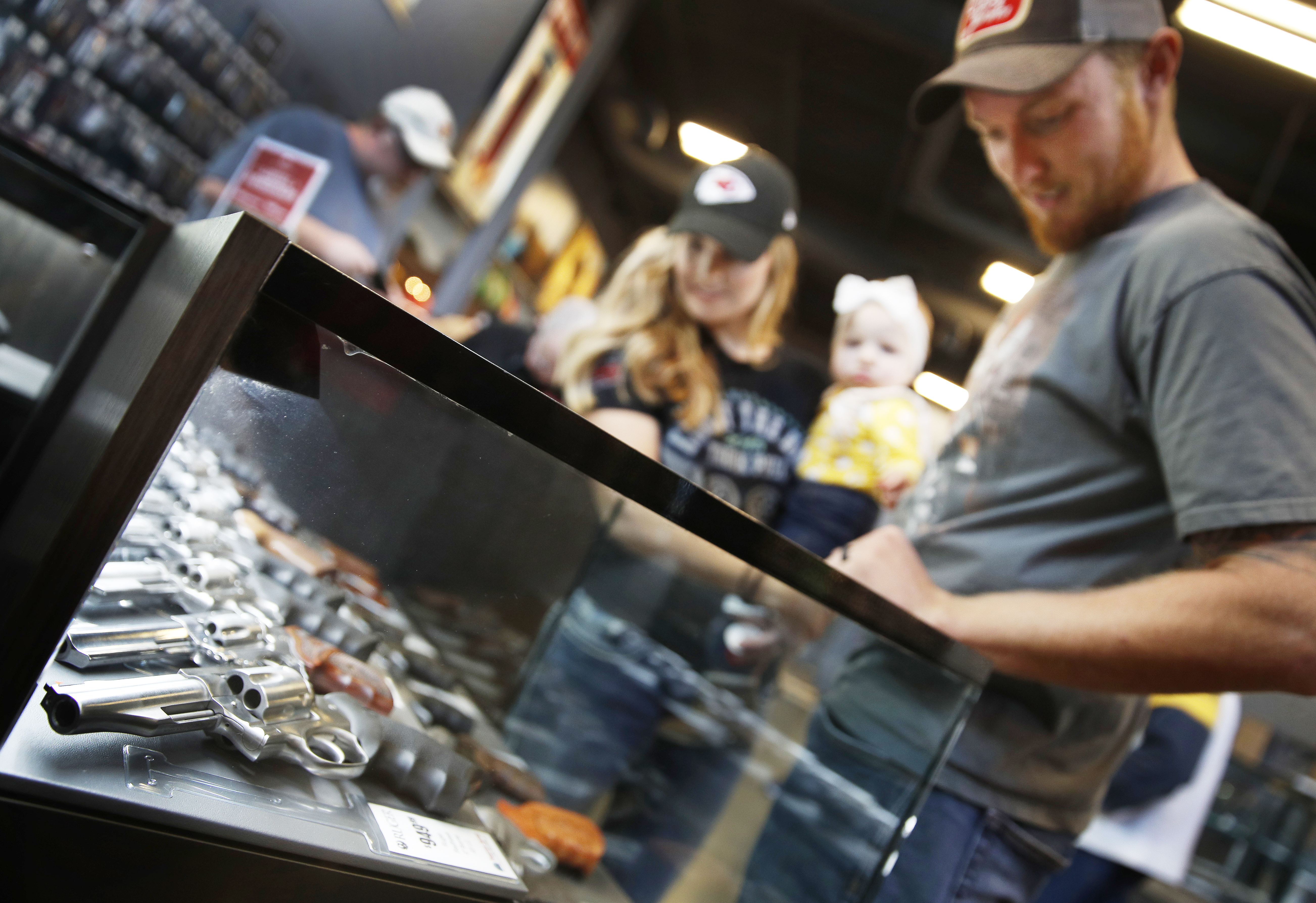 Should Missouri have a law banning children under 18 from carrying a firearm in public? 
