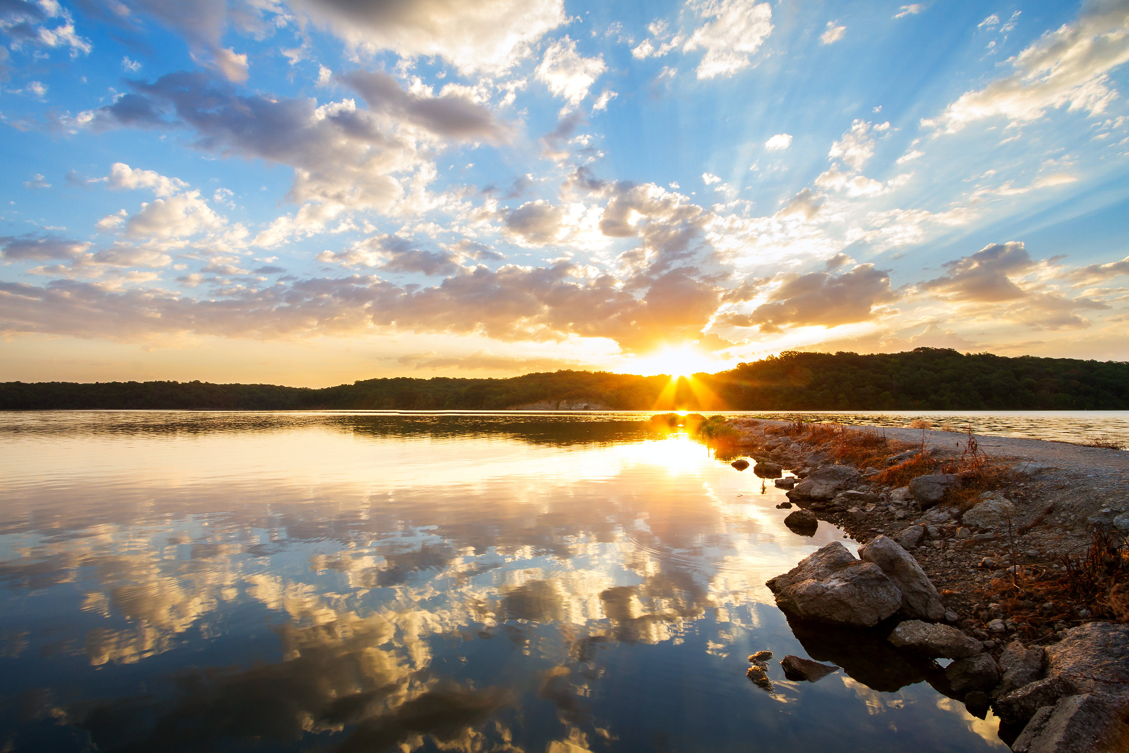 What do you think is more beautiful to watch? 
