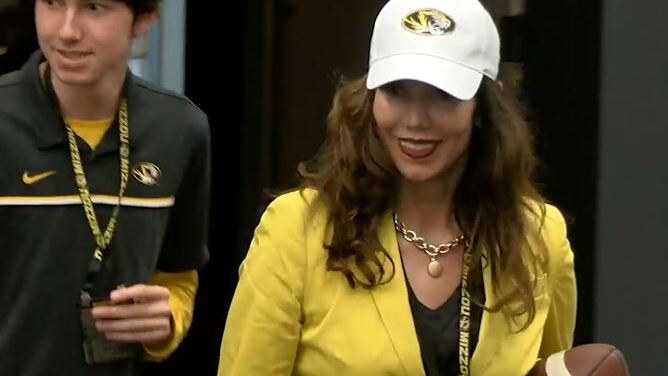 Was Mizzou smart to extend the contract of its athletic director, Desireé Reed-Francois.