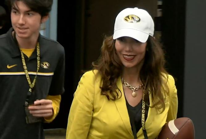 Was Mizzou smart to extend the contract of its athletic director, Desireé Reed-Francois.