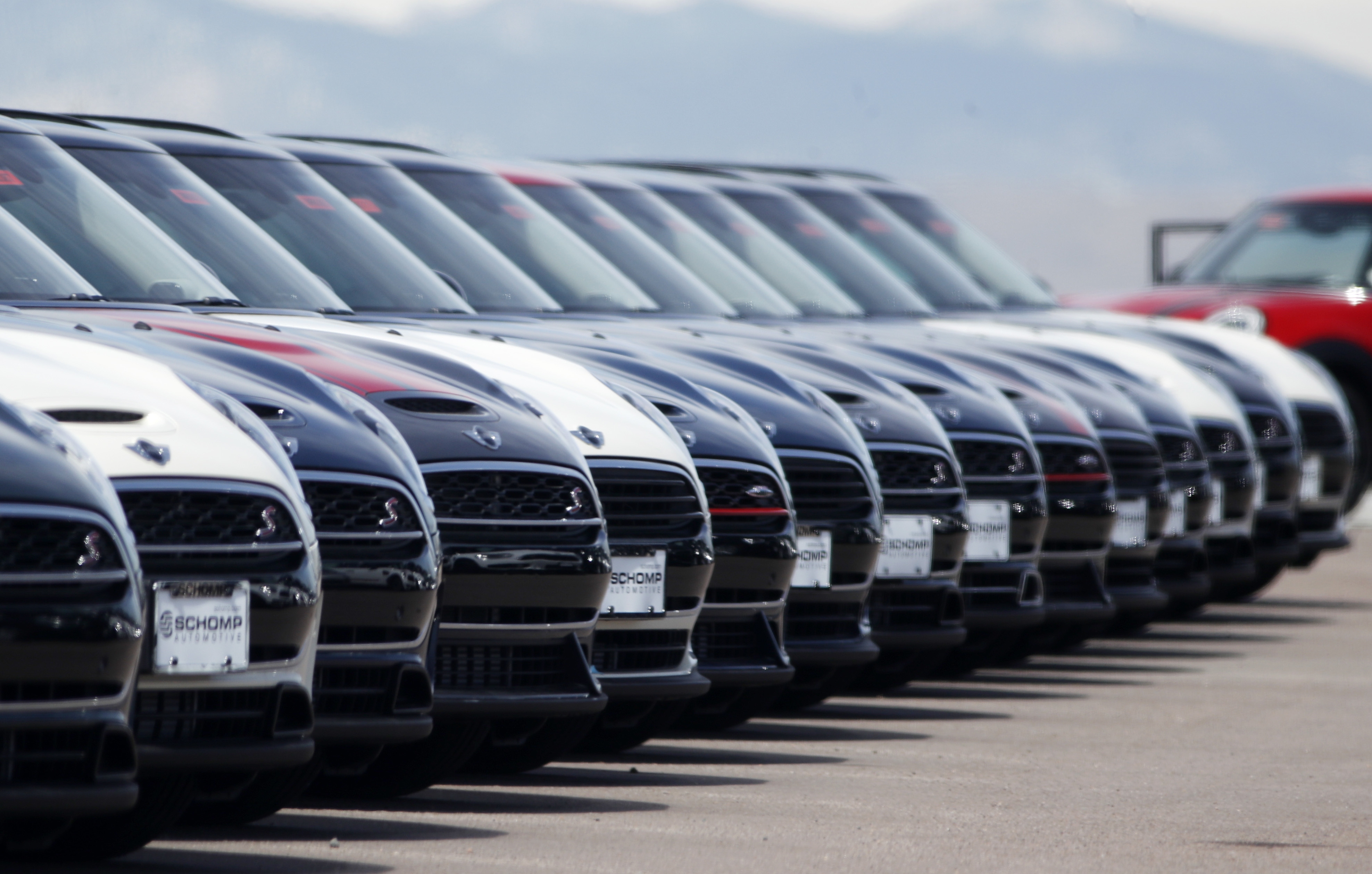 Should AM radio be a requirement for all vehicles? 