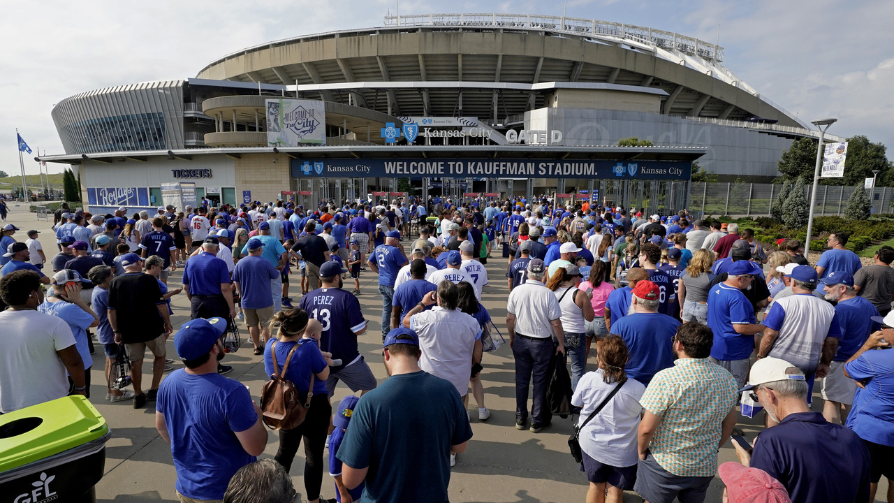 Do you support a downtown Royals stadium or keeping it where it's at? 