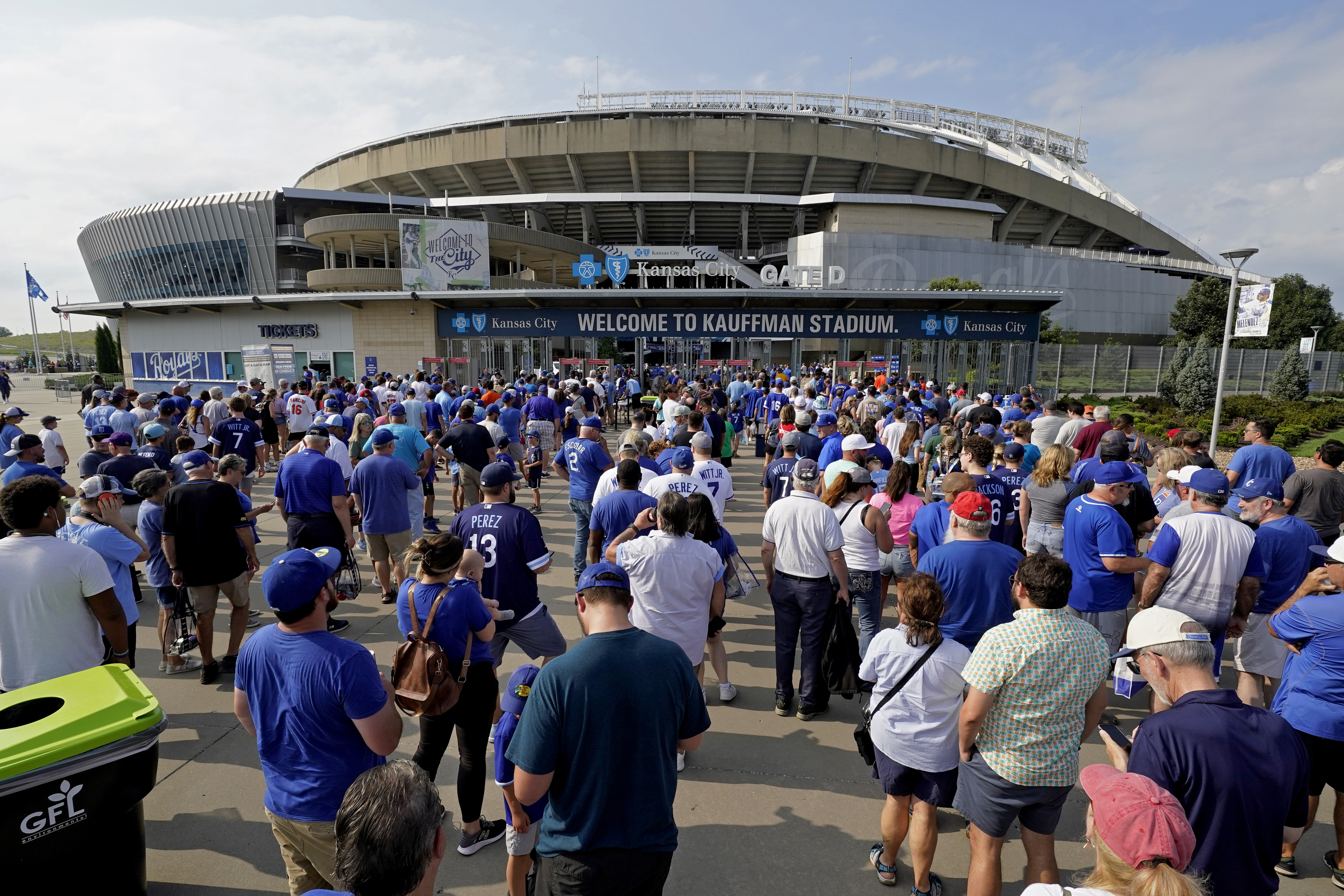Do you support a downtown Royals stadium or keeping it where it's at? 