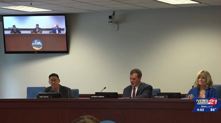 Should Deschutes County Commissioners be expanded from 3 to 5?