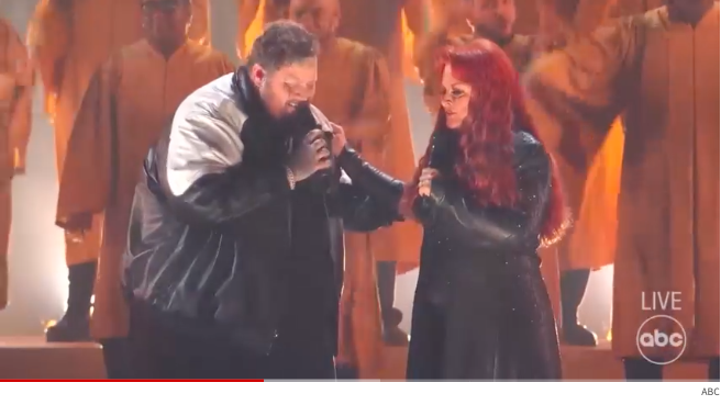 We should be concerned for Wynonna Judd after her performance with Jelly Roll ...